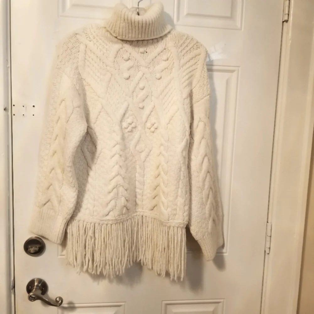 Zara Cream Cable-Knit Turtleneck Sweater with Fringe - Picture 5 of 9